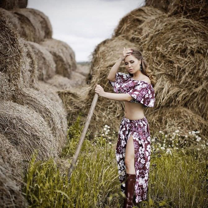 Юлия Михалкова фото с сеном