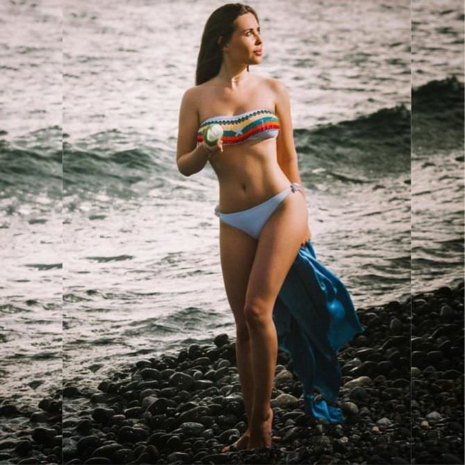 Юлия Михалкова фотография на пляже