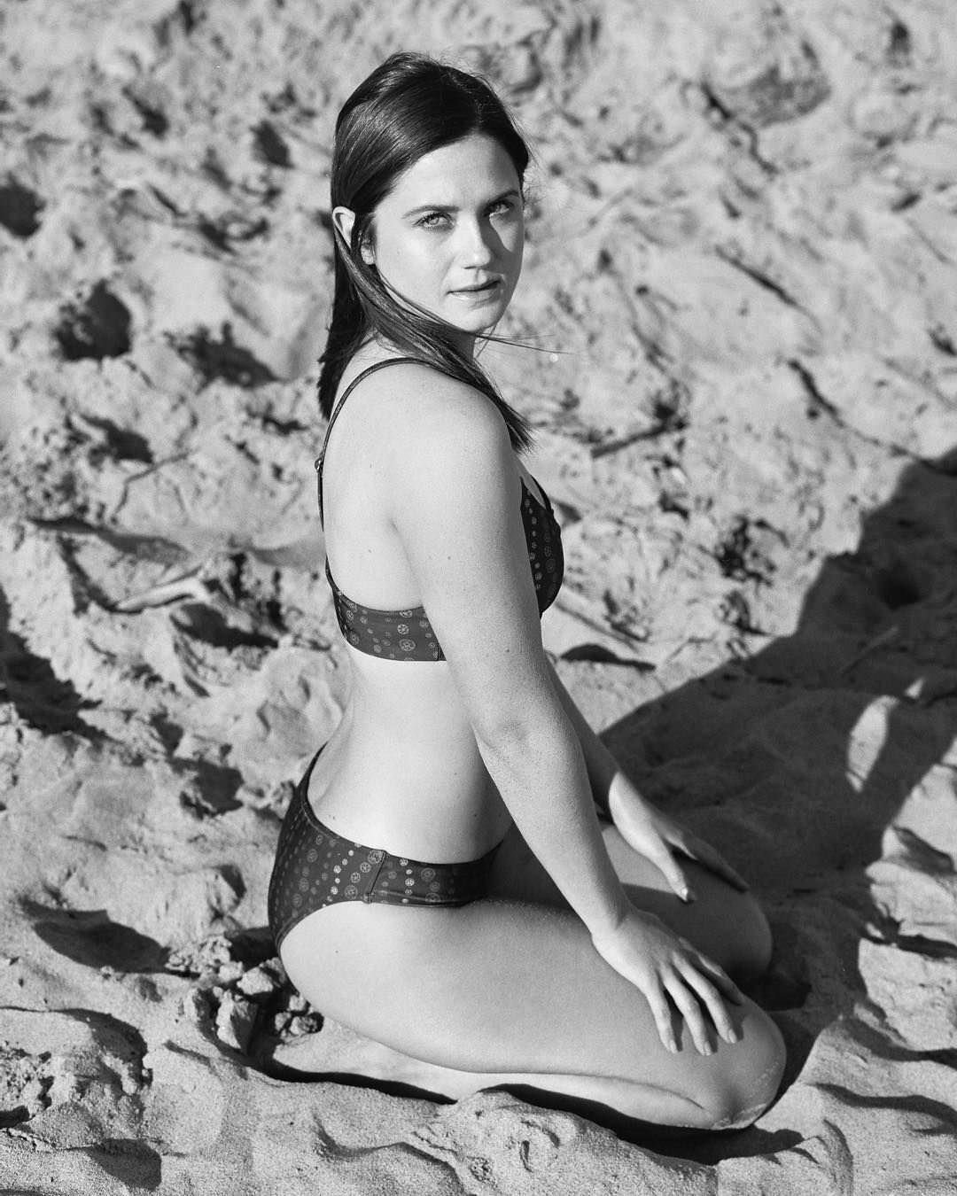 Привлекательные кадры Татьяны Друбич в стильных купальниках, подчеркивающих ее неповторимую индивидуальность и шарм