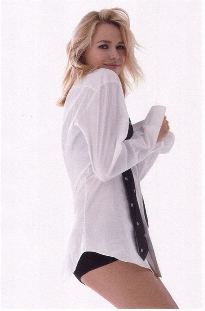 Наоми Уоттс фото в рубашке из журнала