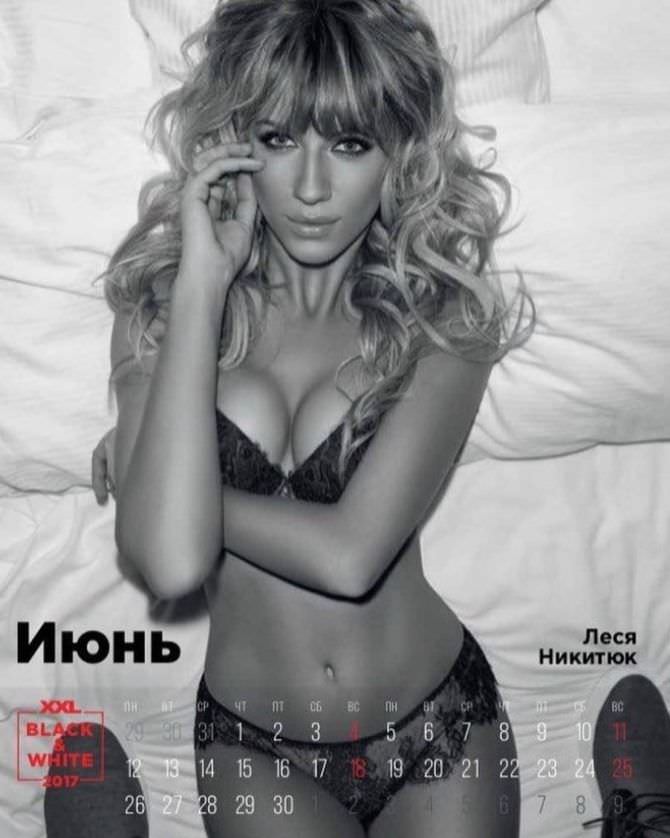 Леся Никитюк чёрно-белое фото для журнала