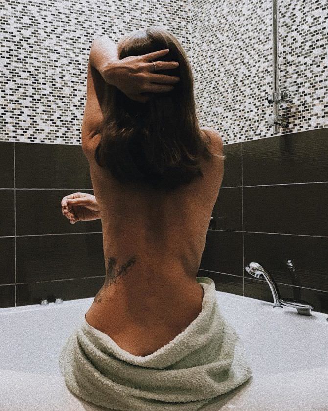 Серафима Низовская фото в ванной комнате