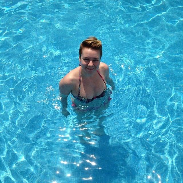 Стефания-Марьяна Гурская фотография в бассейне