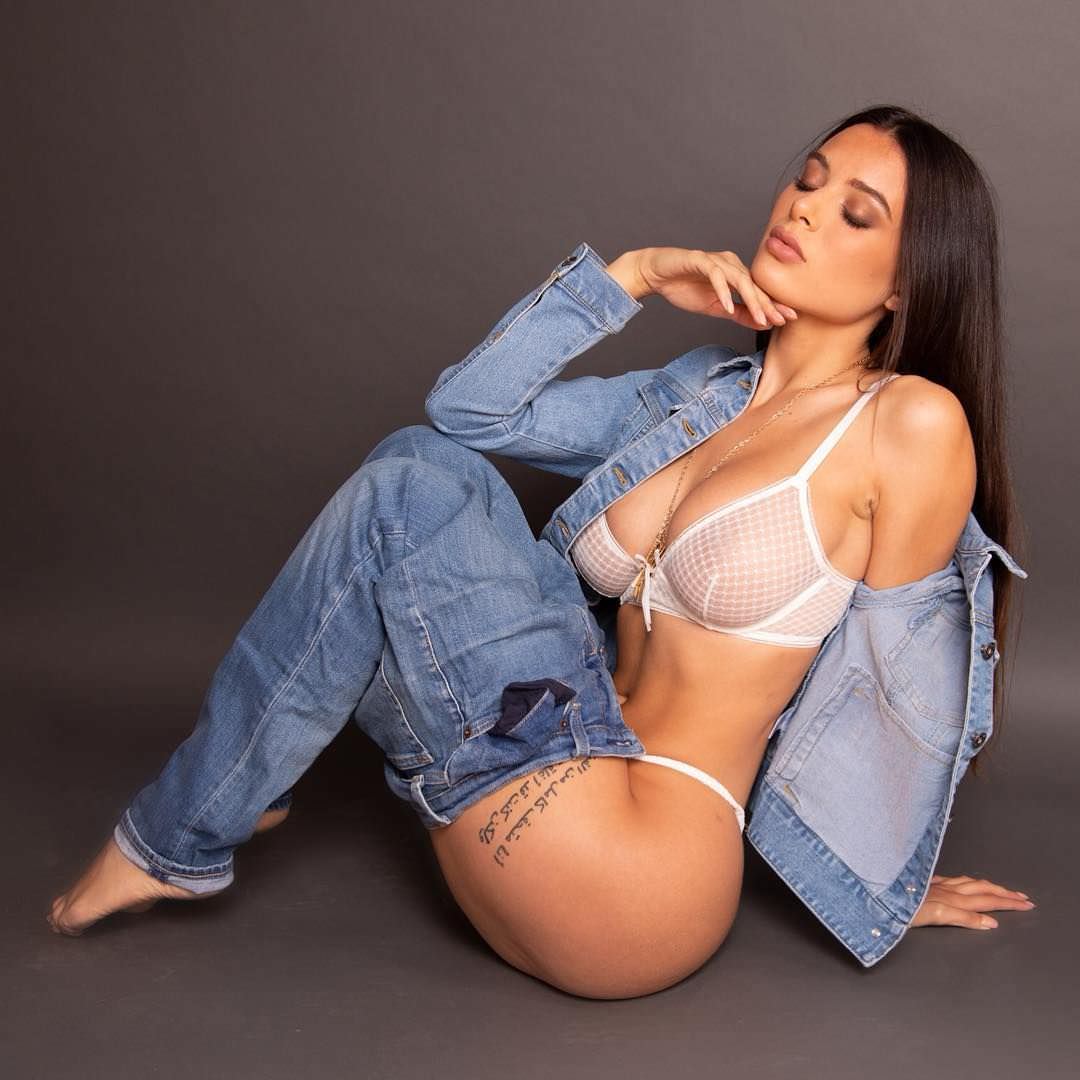 Lana rhodes strawberry