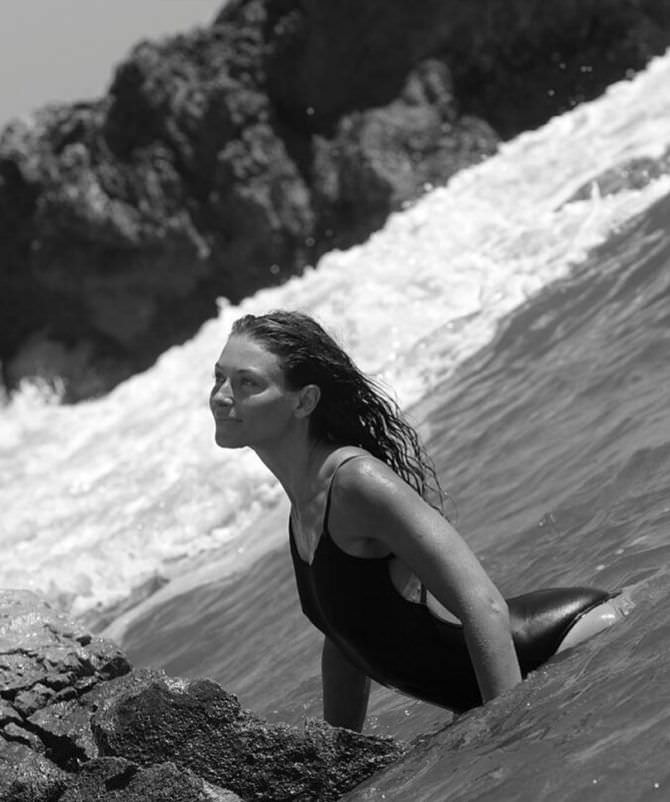 Марина Казанкова фотография в чёрном купальнике
